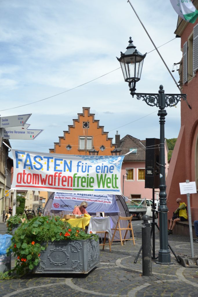 Friedensaktion gegen Atomwaffen Friedensaktion gegen Atomwaffen